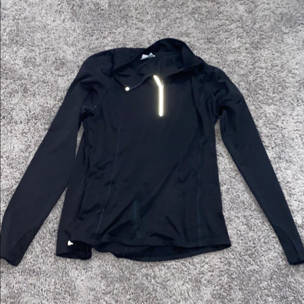 Black long sleeved gym top